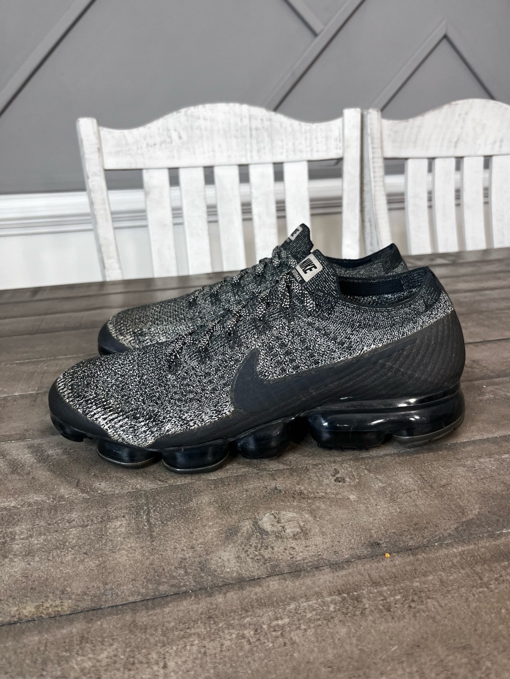 Nike Air VaporMax Flyknit Lace-Up Sneakers Oreo
Black/Gray Men's Sz 11